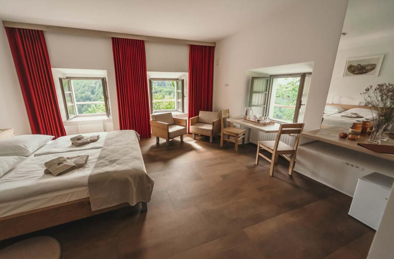 Rooms & Apartments Podsreda Castle 외부 사진