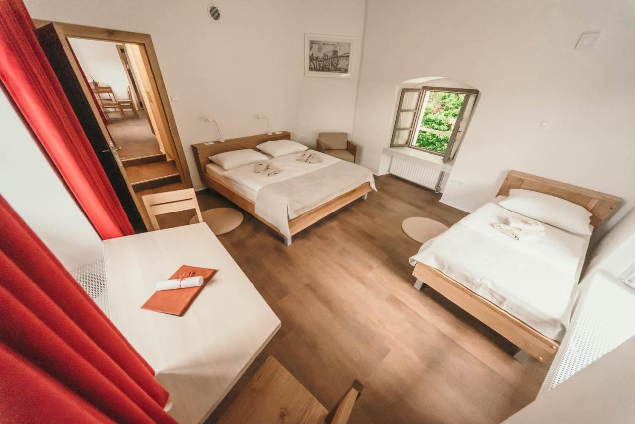 Rooms & Apartments Podsreda Castle 외부 사진