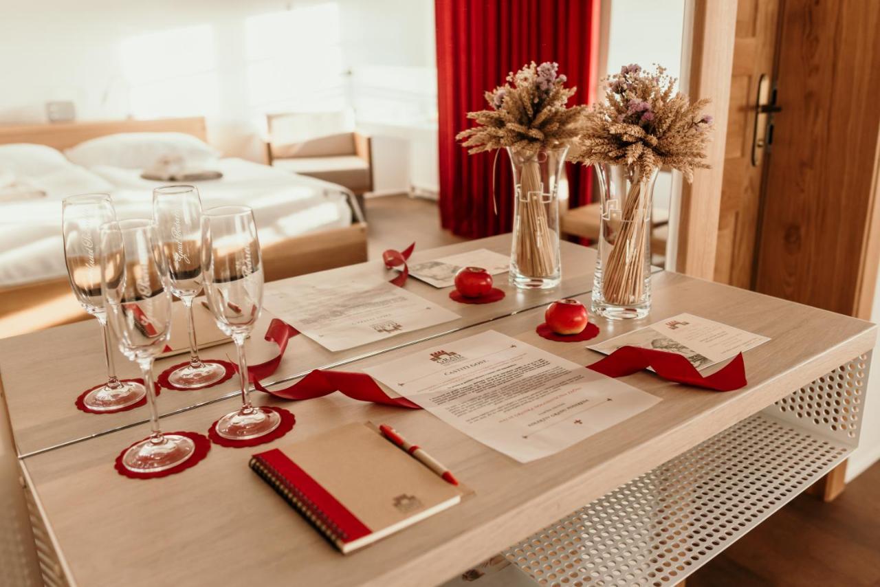 Rooms & Apartments Podsreda Castle 외부 사진